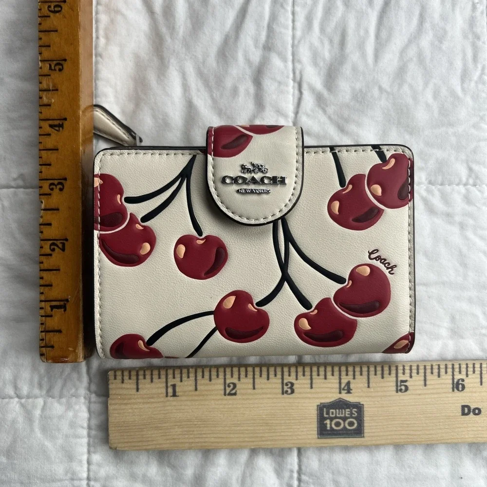 COACH CZ762 Women's Medium Corner Zip Wallet With Cherry ๐ Print Smooth Leather - Picture 6 of 10